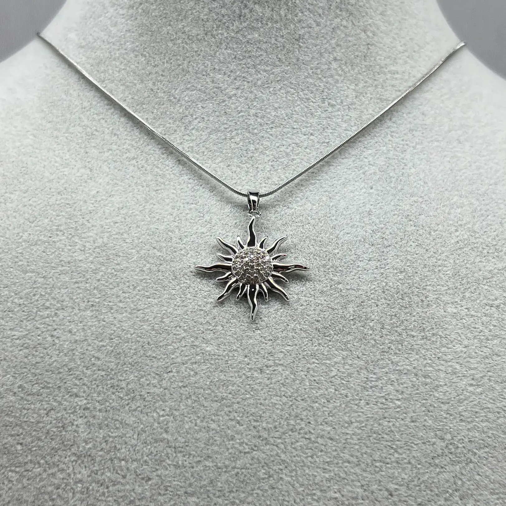 ÇELİK I Taşlı Güneş Kolye