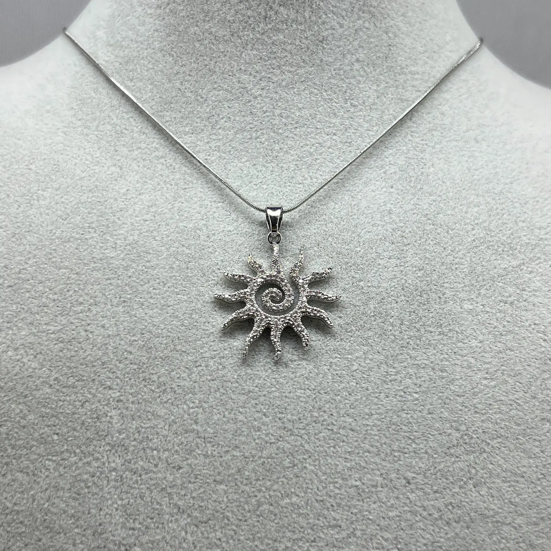 ÇELİK I Taşlı Güneş Kolye