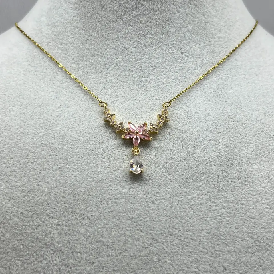 ÇELİK I Taşlı Çiçek Kolye