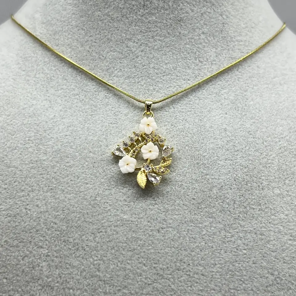 ÇELİK I Taşlı Çiçek Kolye