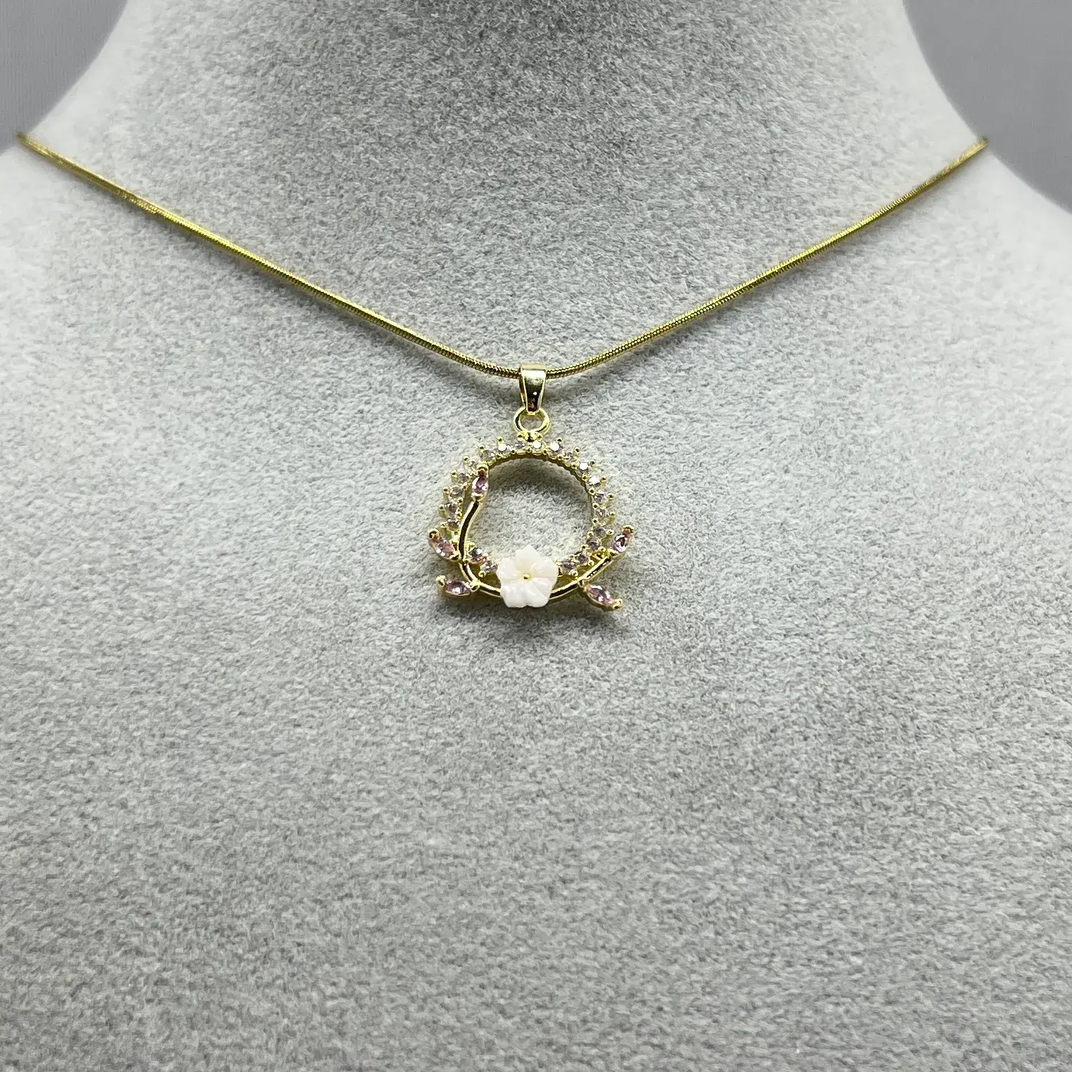 ÇELİK I Taşlı Çiçek Kolye