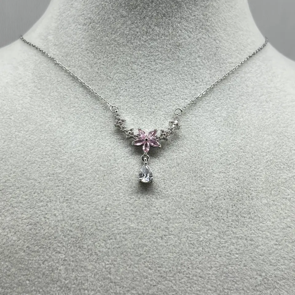 ÇELİK I Taşlı Çiçek Kolye