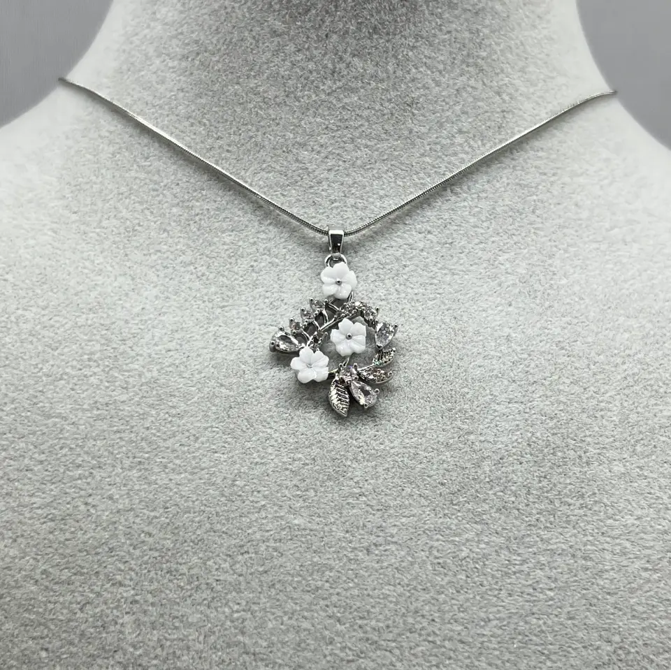 ÇELİK I Taşlı Çiçek Kolye