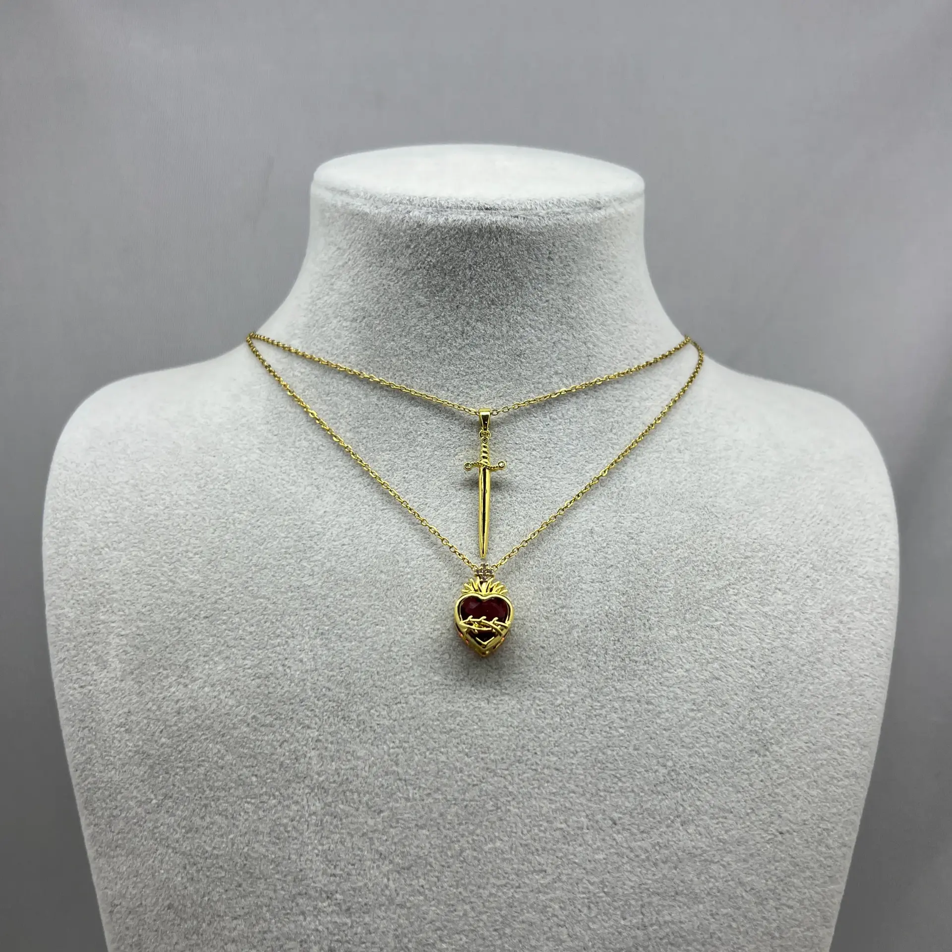 ÇELİK I Kalp ve Kılıç Kolye