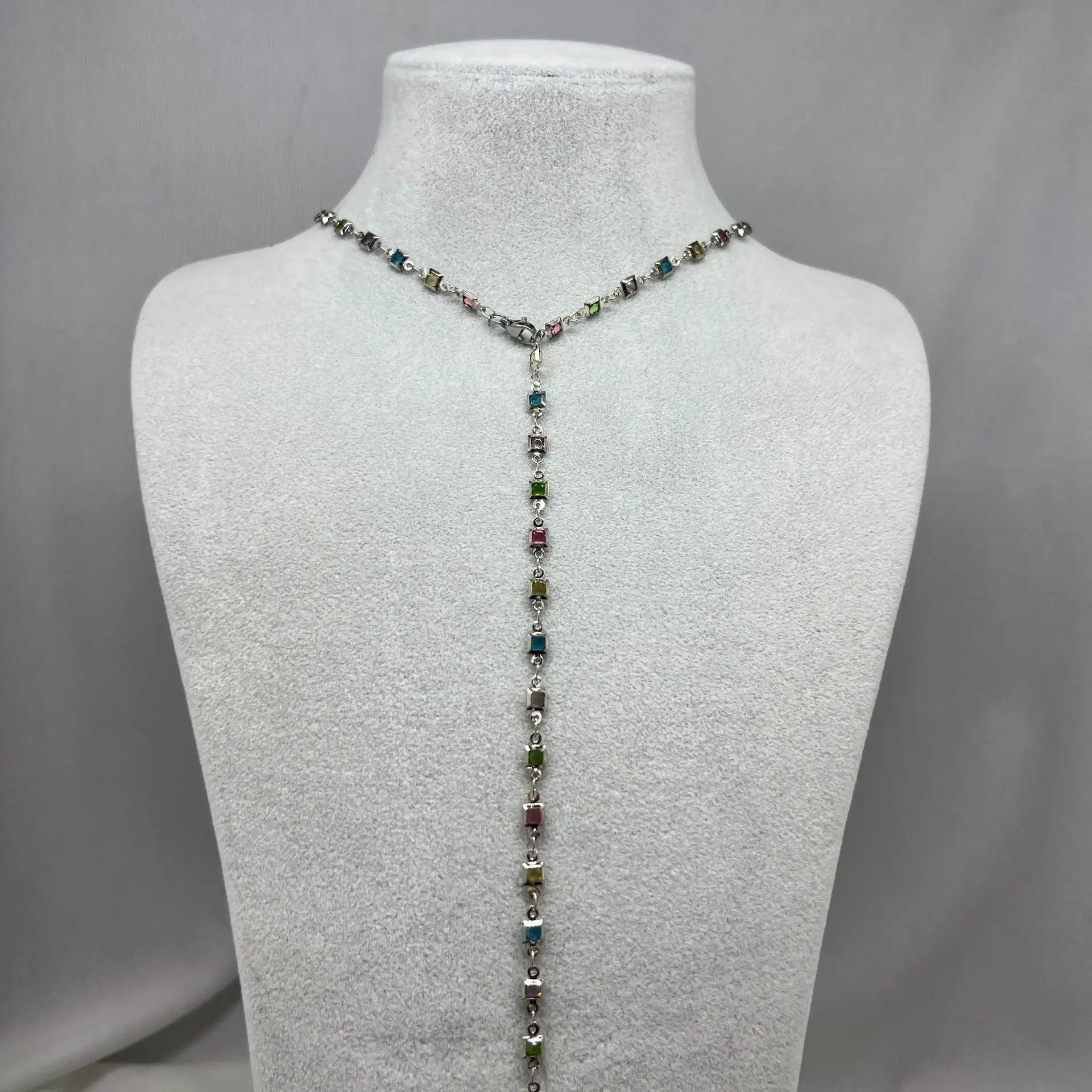 Pirinç I Renkli Taşlı Kare Y Kolye