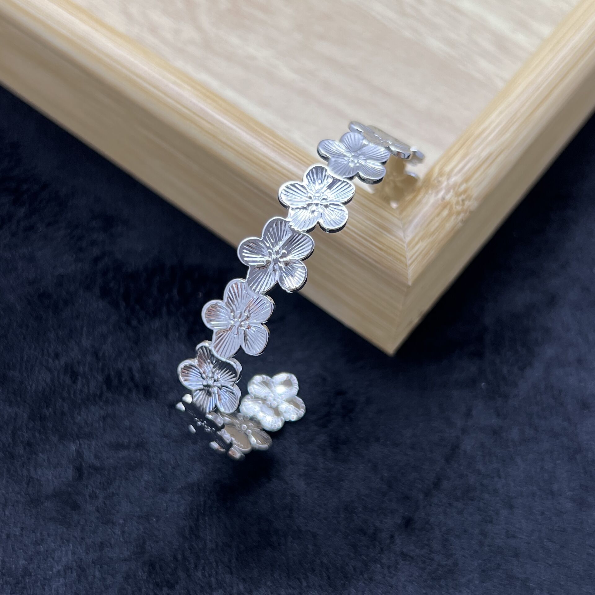 ÇELİK I Çiçek Kelepçe