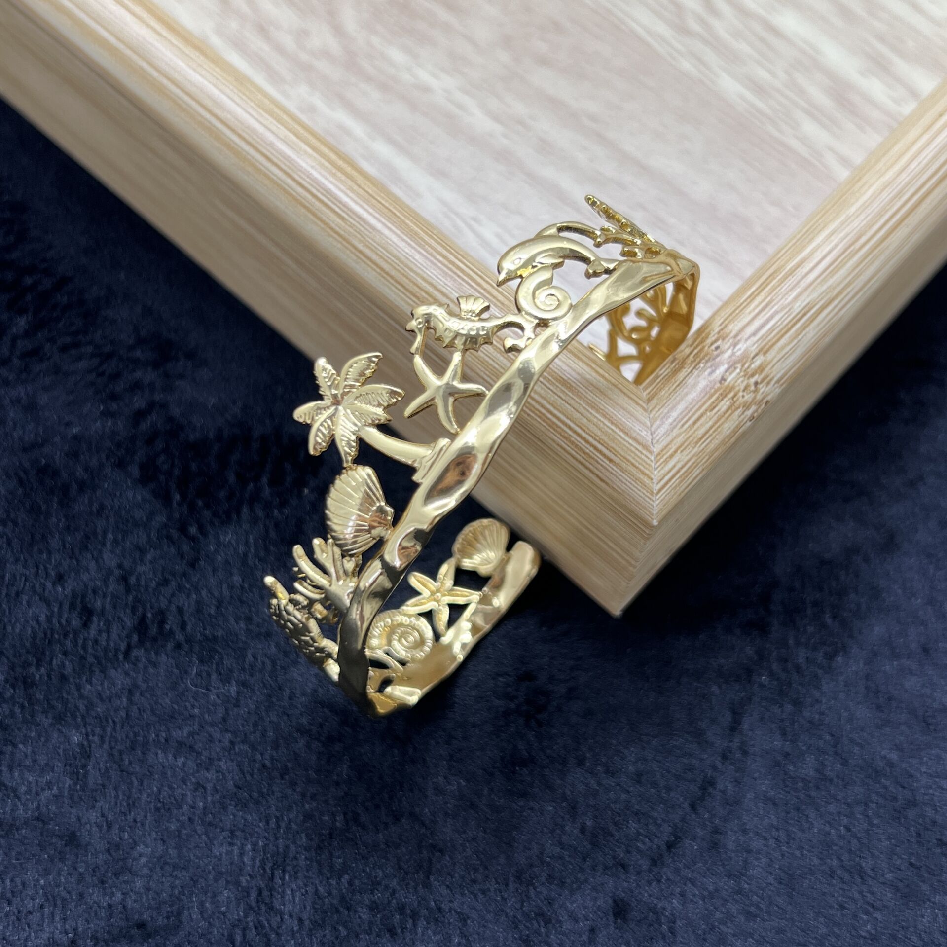 ÇELİK I Deniz Atı Yunus Kelepçe