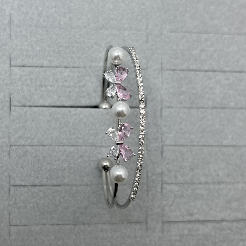 Vip I İncili Kelebek Kelepçe