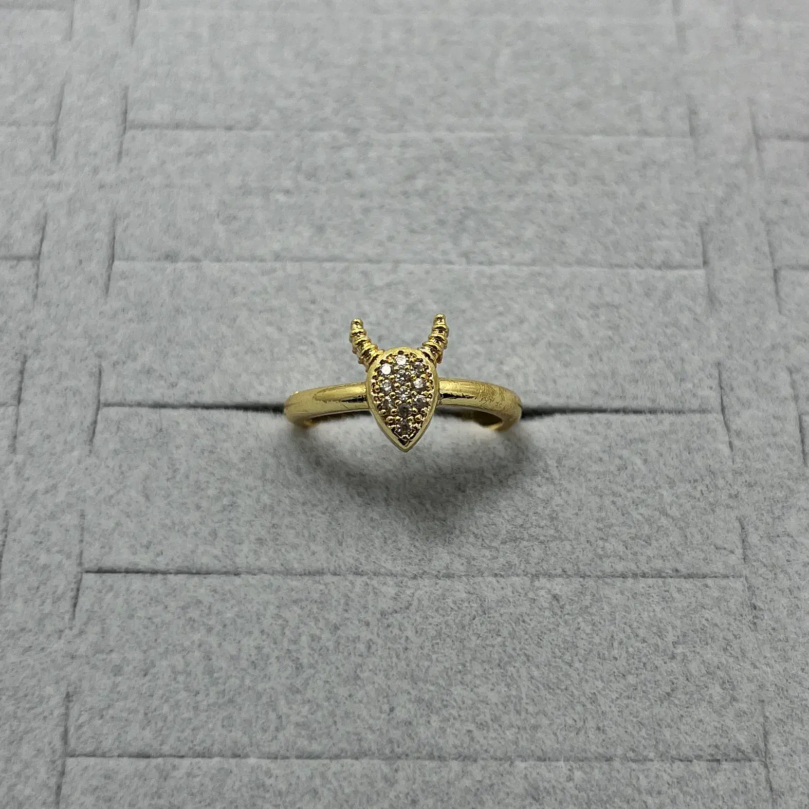 Pirinç I Ayarlanabilir Taşlı Yüzük