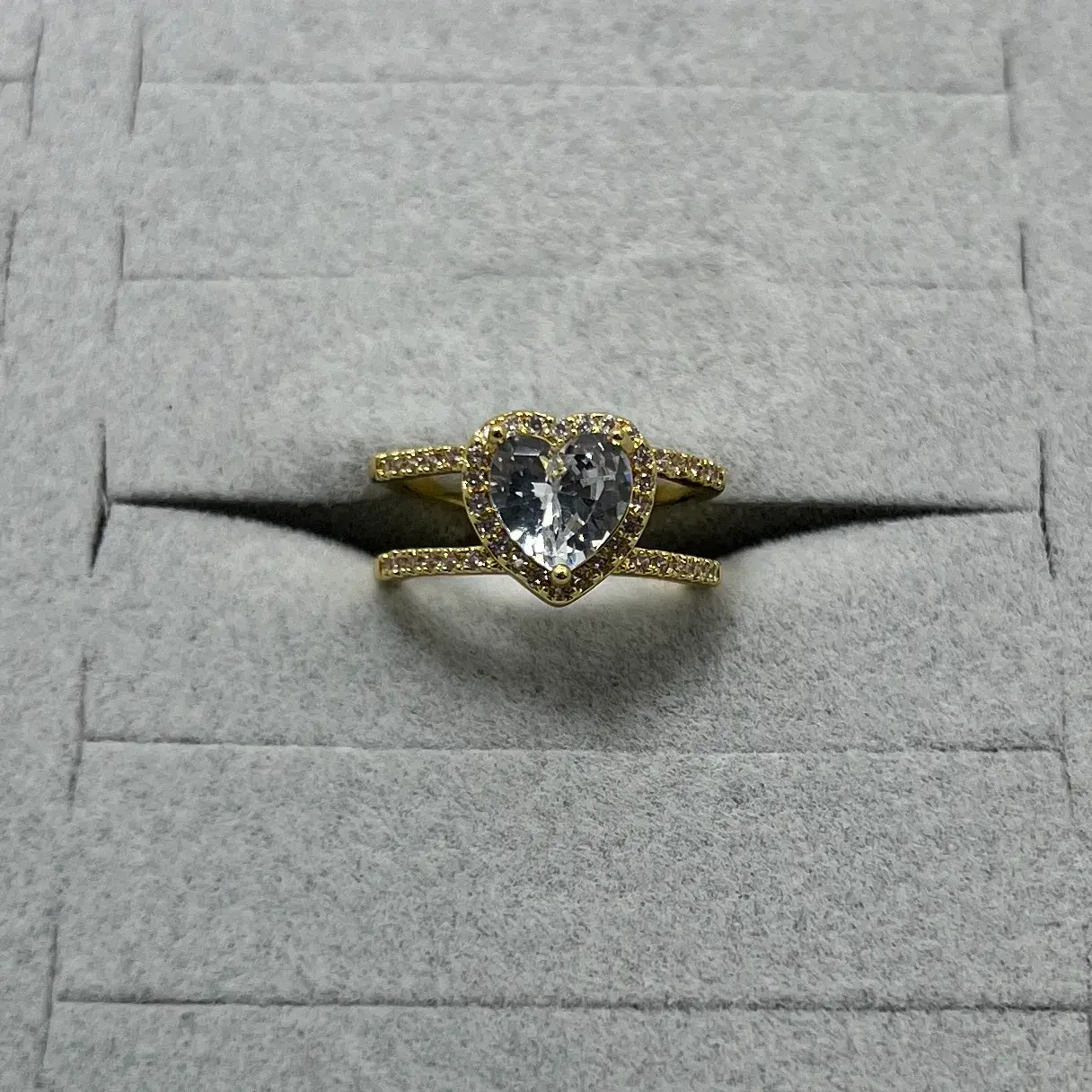 Vip I Ayarlanabilir Taşlı Kalp Yüzük