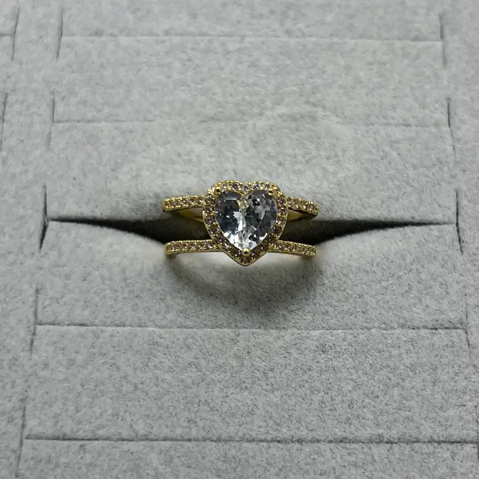 Vip I Ayarlanabilir Taşlı Kalp Yüzük