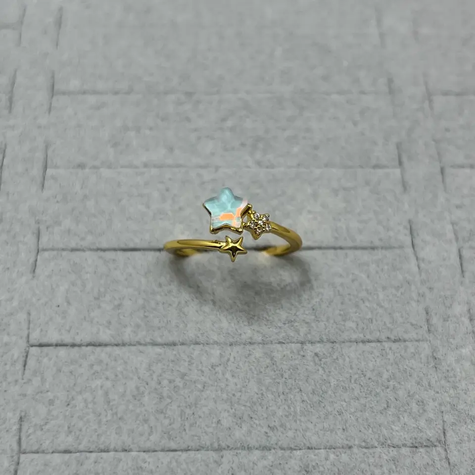 Vip I Ayarlanabilir Taşlı Yıldız Yüzük