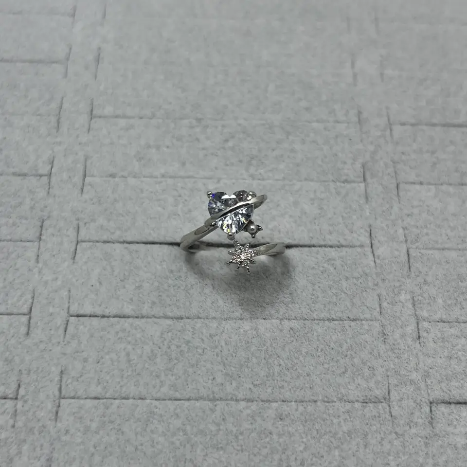 Vip I Ayarlanabilir Taşlı Kalp Yüzük