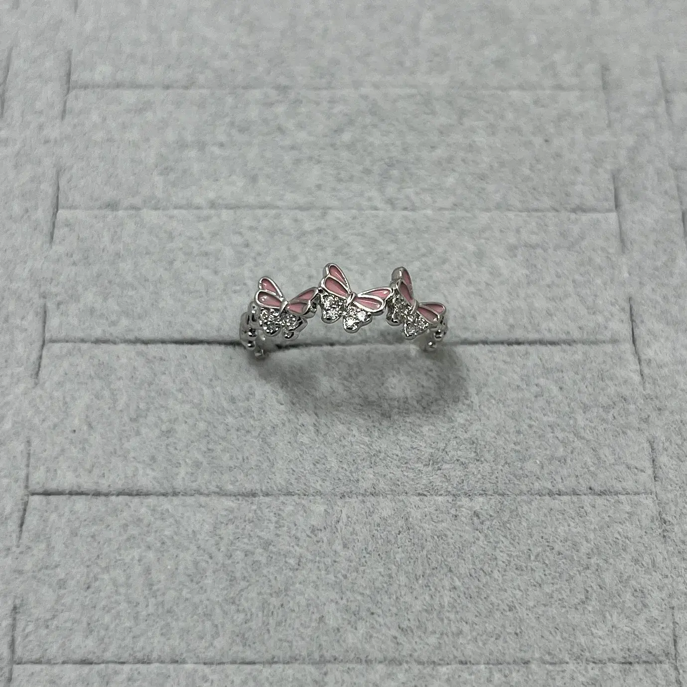 Vip I Ayarlanabilir Mineli Kelebek Yüzük