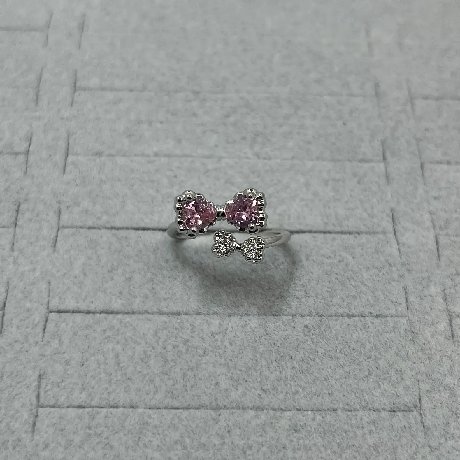 Vip I Ayarlanabilir Pembe Kurdele Yüzük