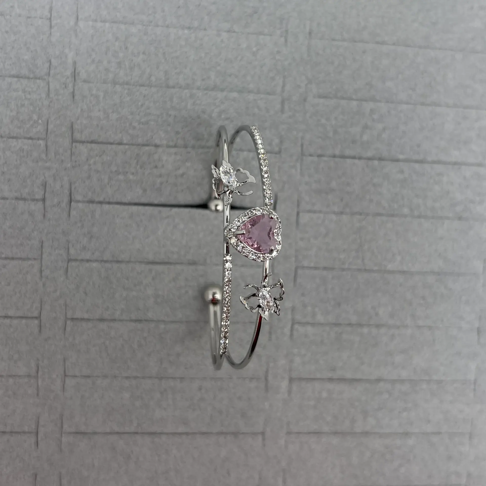 Vip I Pembe Kalp Kelepçe