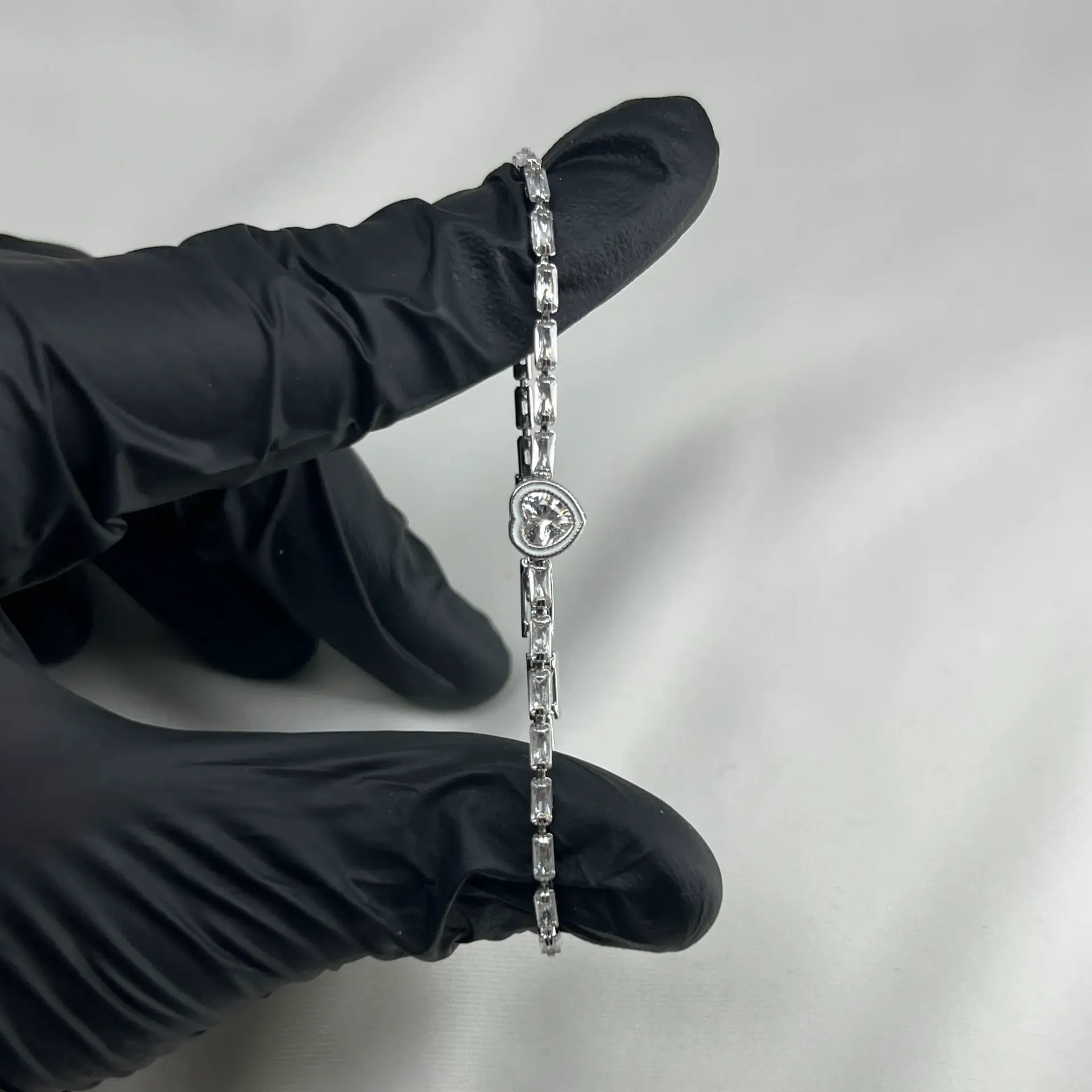 Vip I Taşlı Kalp Bileklik